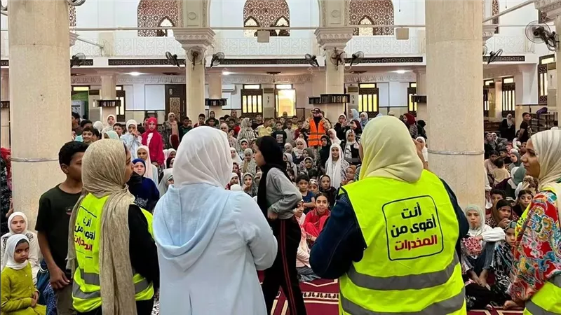 الأعلى للشئون الإسلامية ومكافحة الإدمان يواصلان توعية أطفال مساجد القاهرة 
