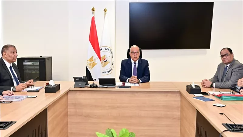 سويلم يتابع إجراءات تطوير أداء الشركة القابضة للري والصرف والشركات التابعة لها