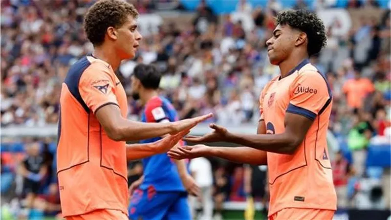 عبد الكريم يجاور يامال في تشكيل برشلونة المتوقع أمام الأهلي بكأس خوان جامبر