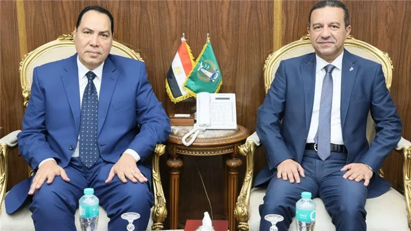 محافظ المنوفية يلتقي مدير أمن المنوفية ويؤكد إستمرار التنسيق لدعم جهود الدولة