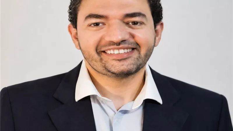 إنجاز مصري جديد.. الدكتور محمد أمين يحصد جائزة المعاهد الوطنية للصحة الأمريكية