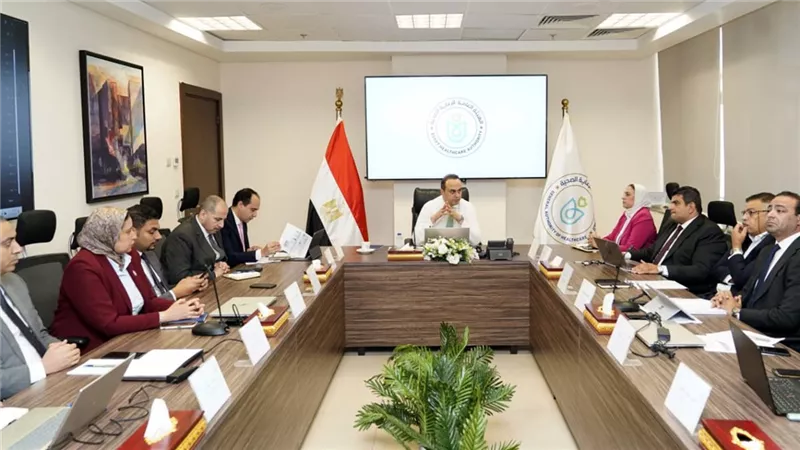 رئيس الرعاية الصحية يناقش مؤشرات تقديم الخدمات الطبية وقوائم انتظار المرضى