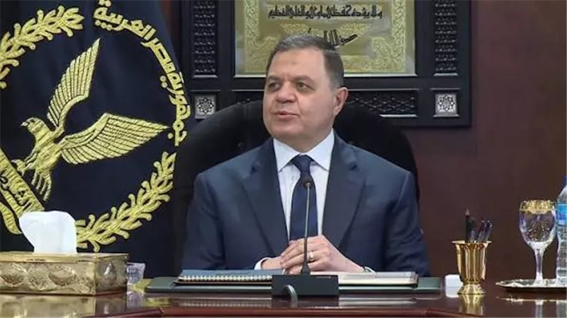 الداخلية تكشف الحقيقة وتحسم ادعاء إجبار بائع على التنازل عن جزءمن محله بالجيزة