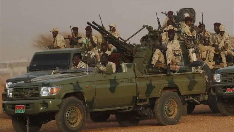 السودان.. انشقاق 318 عنصرًا و4 قادة من الدعم السريع وانضمامهم للجيش