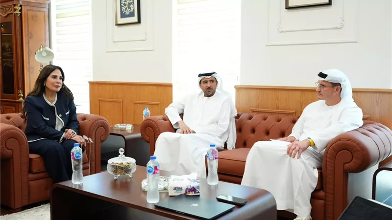 وزيرة الإسكان تلتقي بمجموعة 