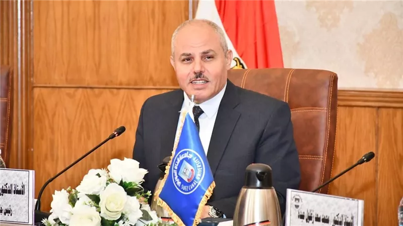 قافلة جامعة قناة السويس تصل إلى الكيلو 13 بالإسماعيلية بخدمات طبية وبيطرية 