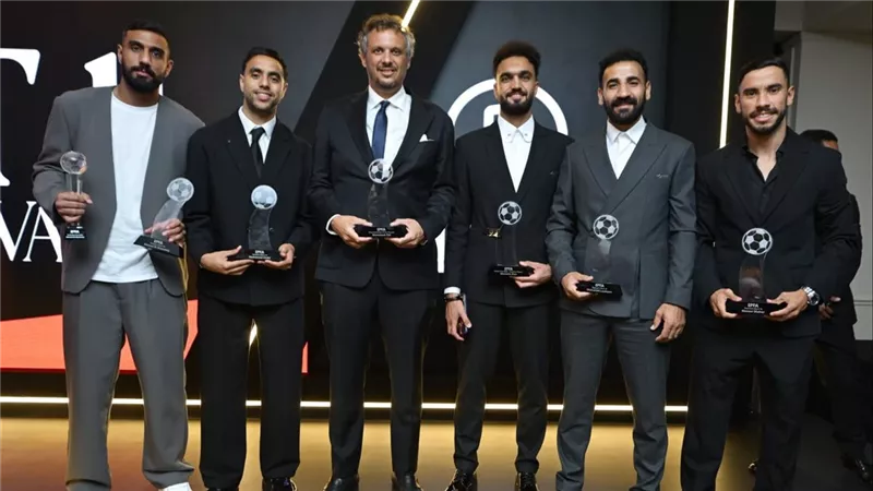 ممدوح عيد أفضل رئيس.. ونجوم بيراميدز يسيطرون على جوائز موسم 2025-26