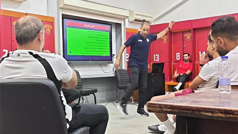 قبل انطلاق الدوري.. محمد يوسف يشرح تعديلات التحكيم للاعبي سيراميكا