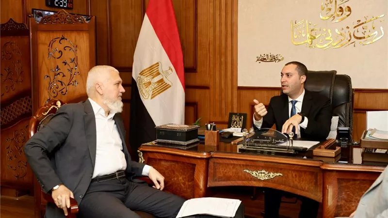نائب محافظ كفر الشيخ يناقش عددا من الملفات مع أعضاء مجلسي النواب والشيوخ