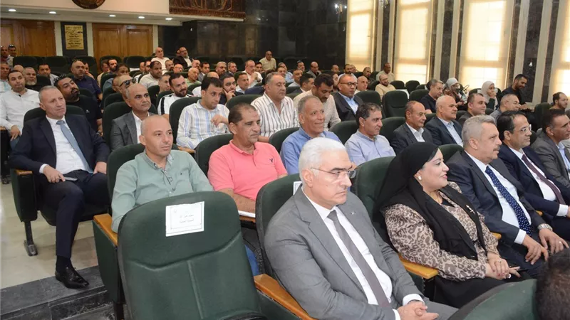 محافظ الغربية يبحث تحديات الغزل والنسيج ويعلن عن ملتقى توظيفي ومعرض موسع