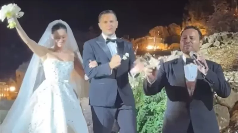 عاصي الحلاني يقدم أغنية خاصة لابنته دانا في حفل زفافها على آلان سعد |صور
