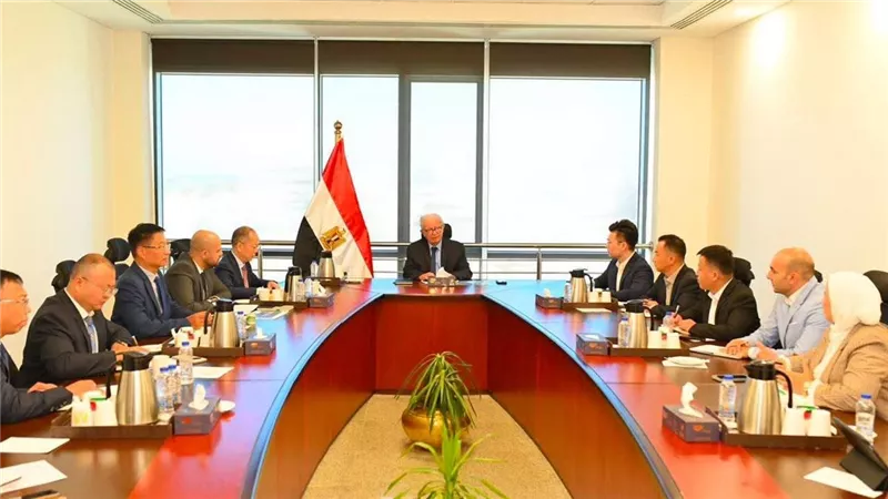 استثمارات صينية بـ2 مليار دولار لإنشاء مجمع ألومنيوم في مصر
