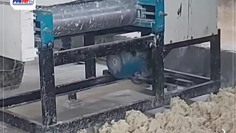 ضبط مصنع غير مرخص لإنتاج الصابون من الزيوت المستعملة بالقناطر الخيرية 