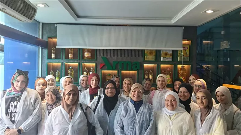 جامعة بنها تنظم زيارة ميدانية للطلاب لمصانع مدينة العاشر من رمضان