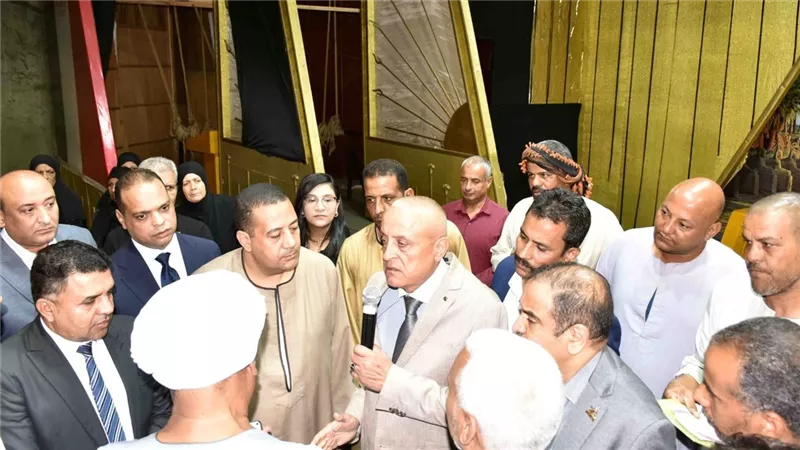 بعد أزمة استمرت 20 عامًا.. محافظ الأقصر يشهد احتفالية تسليم 573 قطعة أرض 