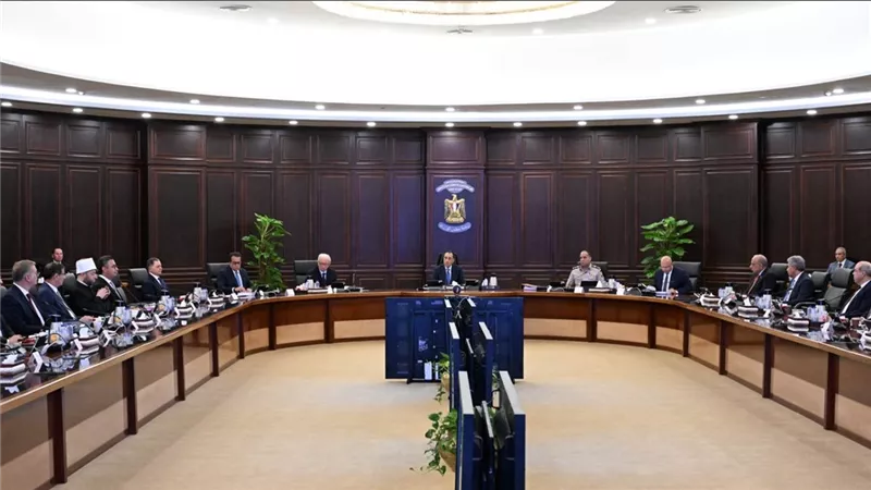 مدبولي: توجيهات رئاسية لتطوير التعليم وإعداد أجيال مؤهلة لمواكبة احتياجات سوق العمل 