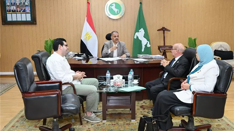محافظ الشرقية يلتقي عددٍ من نواب البرلمان لإستعراض وحل مشاكل دوائرهم