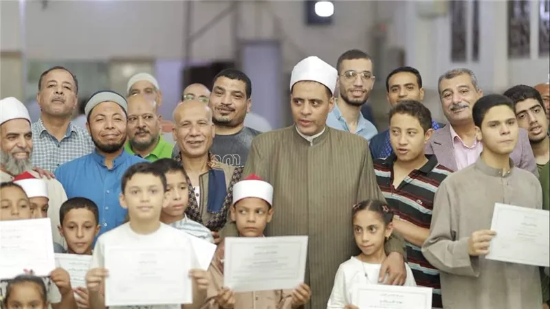 ابتهالًا وابتهاجًا بمولد خير البرية.. مسجد الحرمين بأسيوط يحتفي بذكرى المولد 