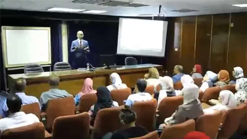 رئيس التنظيم والإدارة يلتقي موظفي الموارد البشرية بالجهاز الإداري للدولة في ختام برنامج تدريبي