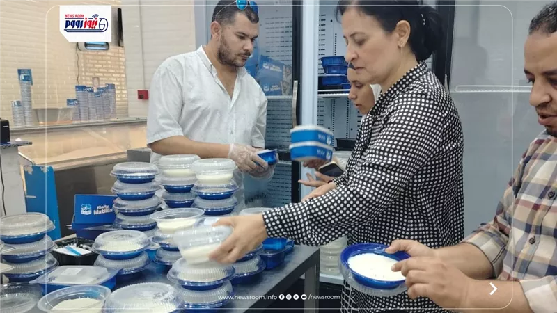 ضبط براند شهير للحلويات بالفيوم بعد العثور على مخلفات قوارض وحشرات بالمنتجات