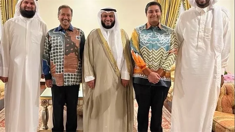 مشاري العفاسي يدعو بالشفاء لسلطان ترينجانو وملك ماليزيا السابق
