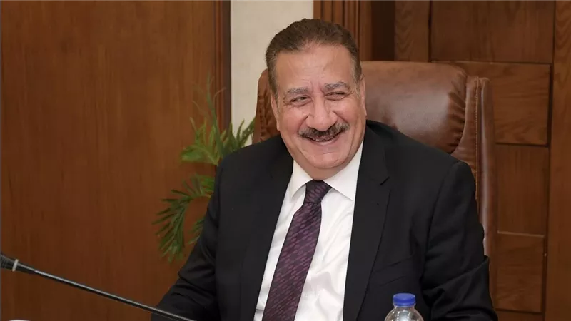 محافظ بورسعيد يوجّه بحصر المحلات الشاغرة بالأسواق ويكلف بإقامة أسواق حضارية 