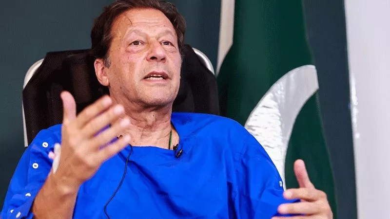 نقل عمران خان إلى مستشفى في إسلام آباد بأمر من المحكمة العليا