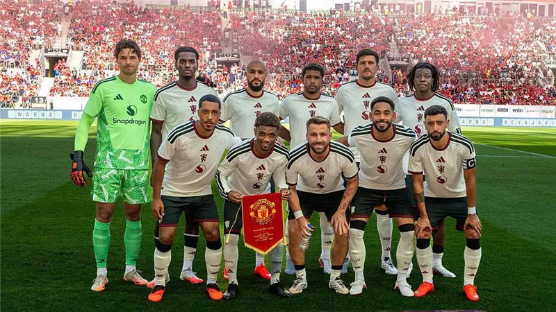 نتيجة وملخص وأهداف مباراة يونايتد وإيفرتون اليوم في الدوري الإنجليزي (2-2)