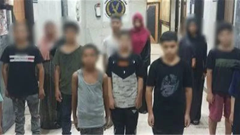 كاميرات المراقبة تفضح تفاصيل مشاجرة طبيب وشقيقي زوجته داخل العيادة | ما القصة؟