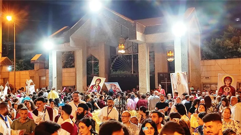 مئات الأقباط بالشرقية يشهدون احتفالية عيد السيدة العذراء | صور