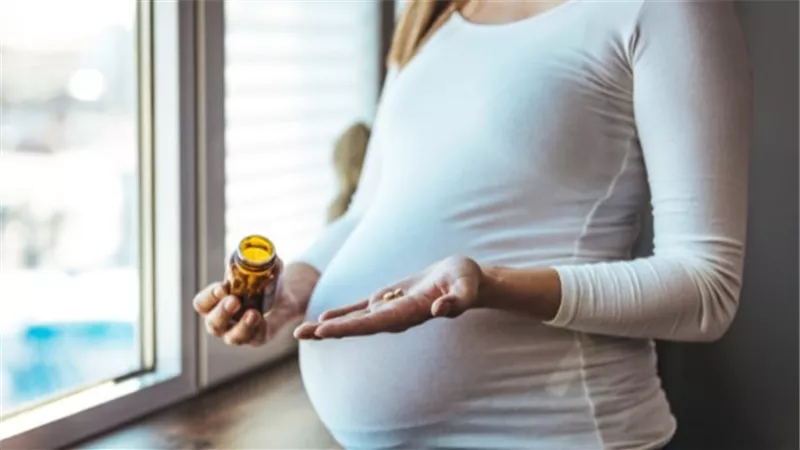 بدون أدوية.. طرق آمنة وفعالة للسيطرة على صداع الحمل
