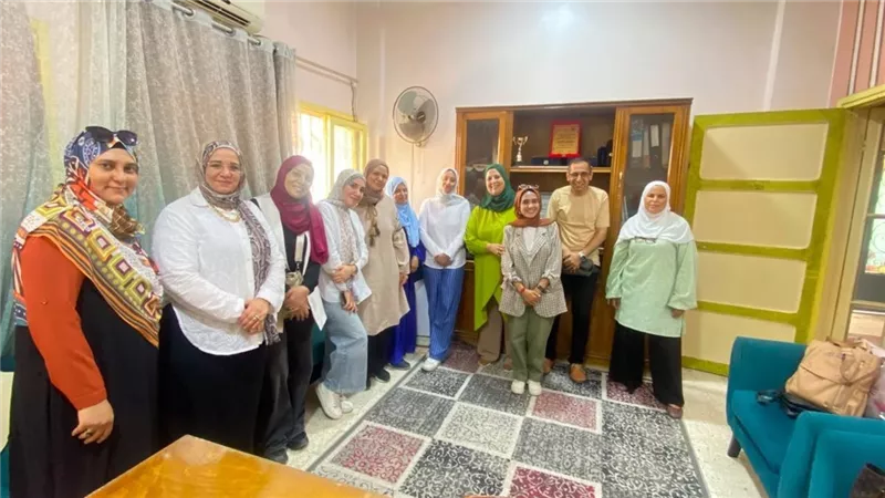 محافظ الإسماعيلية يوجه بتكثيف الرعاية الصحية لفتيات دار الرحمة بمنطقة الخامسة