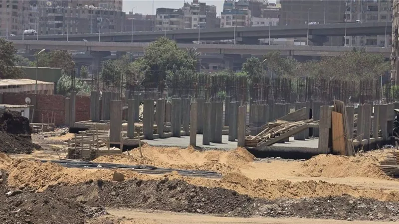 210 فصول دراسية بـ 4 مدارس.. محافظ الجيزة يتابع تنفيذ مجمع مدارس كعبيش بالهرم