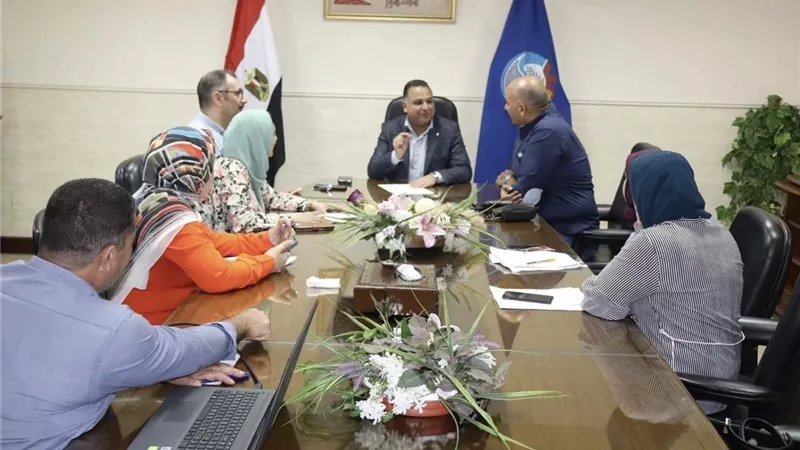 نائب محافظ البحيرة يترأس اجتماع لجنة تقييم المشروعات الخضراء الذكية بدمنهور
