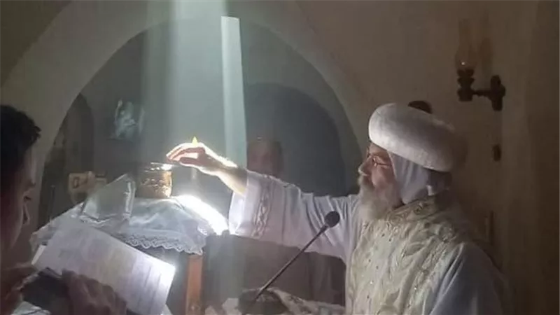 الكنائس القبطية تشهد احتفالات متزامنة بصوم العذراء وتطيب رفات القديس حبيب جرجس
