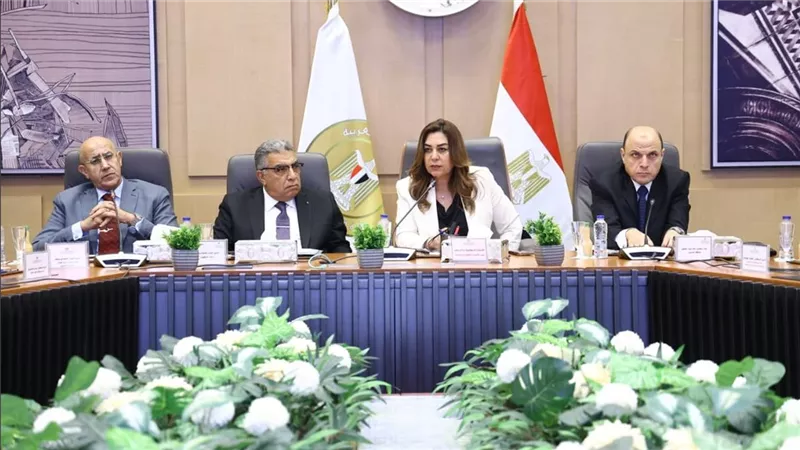 منال عوض تتابع تنفيذ مشروعات المخلفات بمصرف كيتشنر وتوجه بسرعة الإنجاز