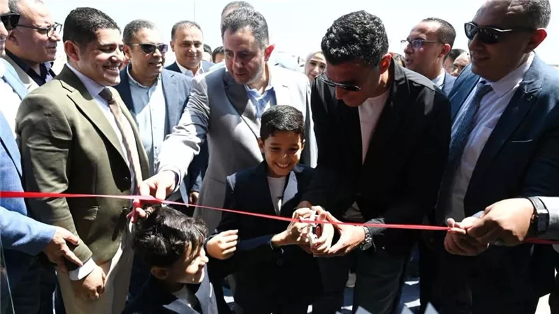 وزير الصناعة ومحافظ دمياط يفتتحان مصنع شركة ميكس دور لتصنيع الأبواب