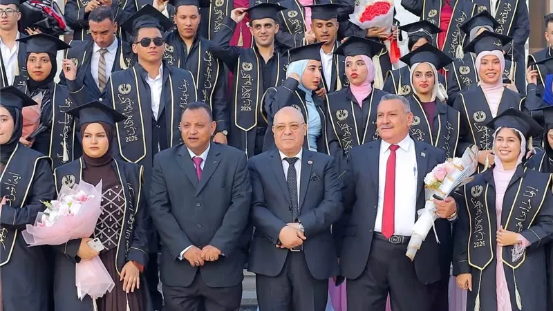 تخرج الدفعة الـ44 بآداب المنصورة بمشاركة نحو 3 آلاف من الخريجين وذويهم| صور