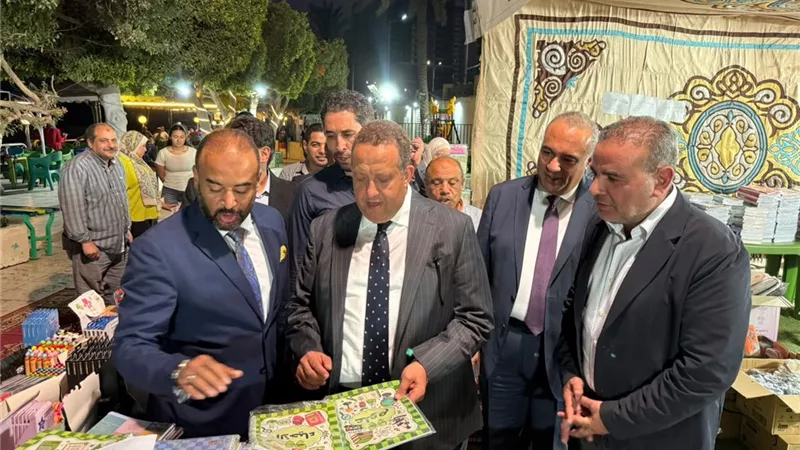 نقيب المهندسين يفتتح معرض «العودة للمدارس» بنادي المهندسين بالبحر الأعظم