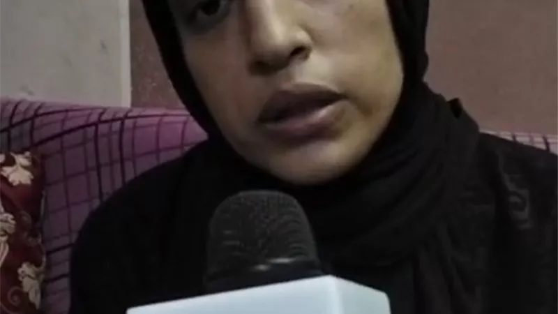 استغاثة أسماء بالغربية: 16 سنة من العنف تنتهي بالهروب.. وأم تطالب بتسجيل طفلها