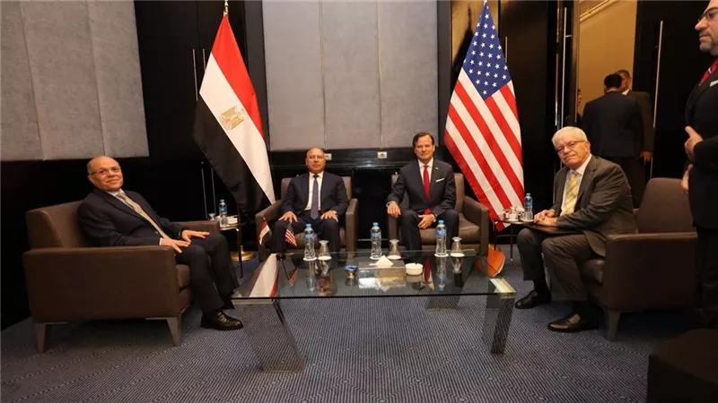 وزير النقل يبحث مع نائب مساعد وزير التجارة الأمريكي تعزيز الشراكة في المشروعات