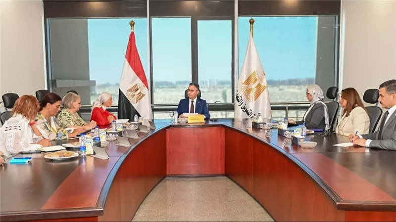 وزير التموين يبحث مع الأغذية العالمي تطوير متابعة الأسواق وتعزيز الأمن الغذائي
