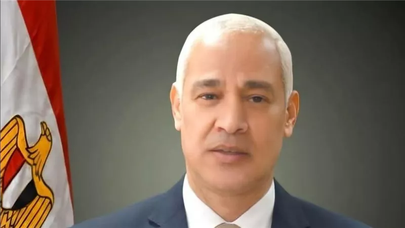 رئيس جامعة أسيوط يقرر صرف 2000 جنيه مكافأة لأعضاء هيئة التدريس ومعاونيهم