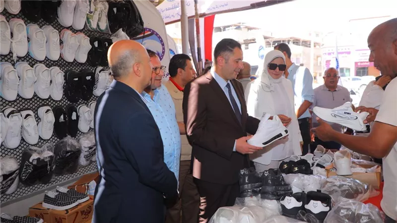 محافظ دمياط يفتتح معرض المستلزمات المدرسية بحزب مستقبل وطن في السنانية اليوم
