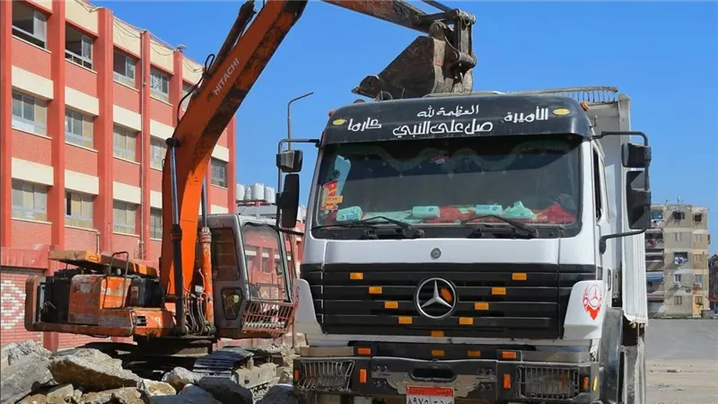  محافظ بورسعيد يتابع بدء انطلاق تطوير 120 عمارة بـ«منطقة الصفا» بالضواحي