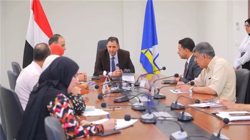 محافظ دمياط يتابع مستجدات أعمال لجنة التقنين ويوجه بسرعة إنهاء الملفات