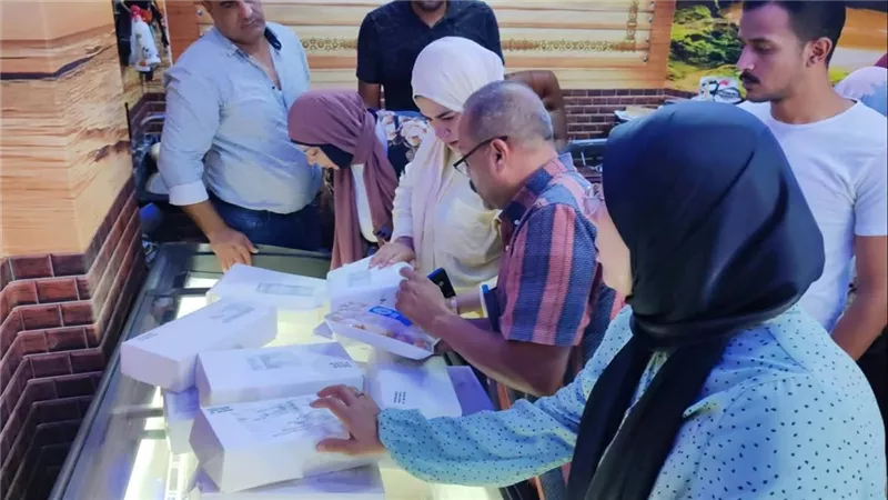 ضبط كميات كبيرة من الجمبري العُماني المجمد منتهي الصلاحية بإحدى أسواق بورسعيد