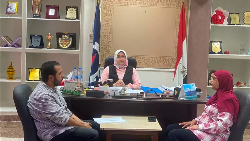 تعليم السويس يستعد للعام الدراسي.. متابعة الكتب وجاهزية المدارس والانضباط الإداري