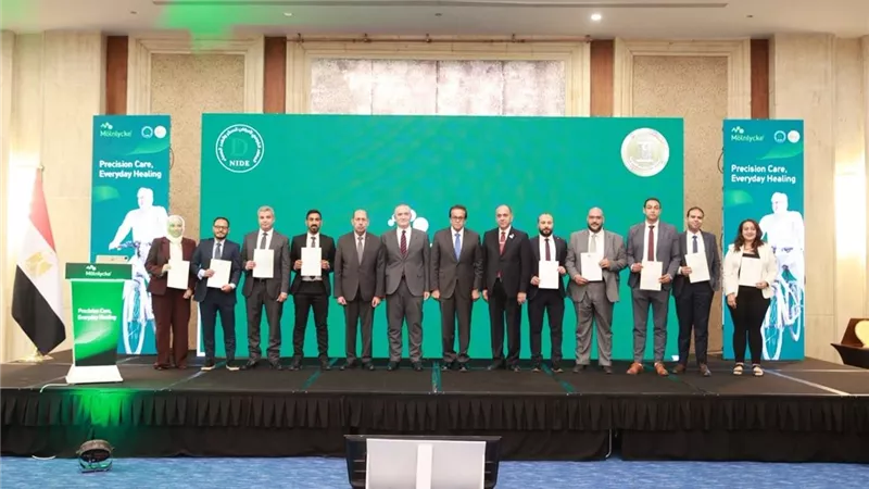 وزير الصحة يشهد تخرج الدفعة الأولى من دبلومة القدم السكري