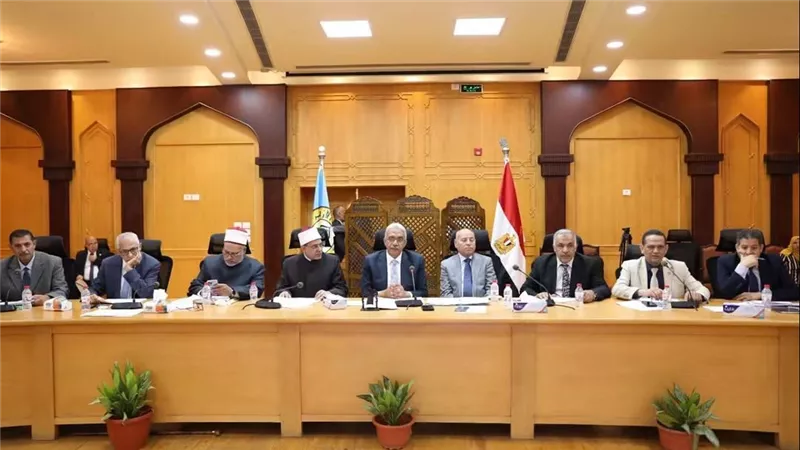 مجلس جامعة الأزهر يهنئ الرئيس السيسي وشيخ الأزهر بالمولد النبوي